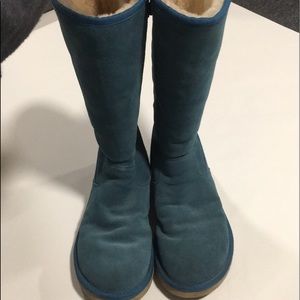 Tall blue Ugg’s zip ups